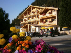 Monti Pallidi B&B Apartments Corvara